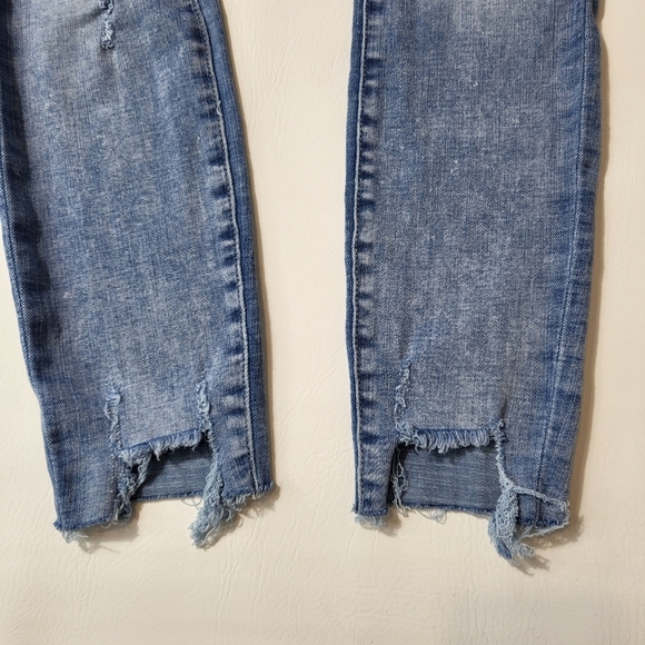 Good American Jeans Medium Wash Distressed Denim High Waisted Step Hem Size 4/27 - Picture 3 of 7